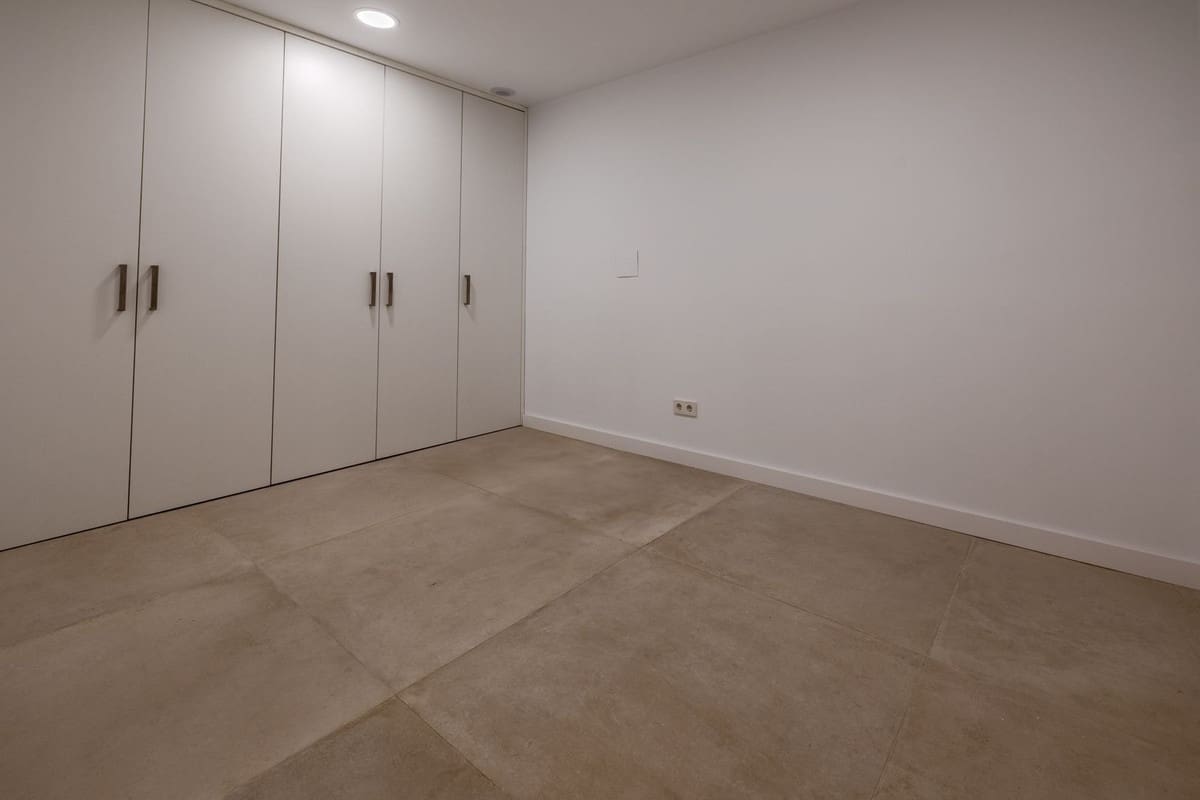 4 bedroom Villa for sale in Puerto Banus with pool garage - € 2,995,000 (Ref: 9066622)