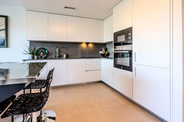 2 chambre Penthouse à vendre à New Golden Mile, Estepona avec piscine garage - 500 000 € (Ref: 9094494)