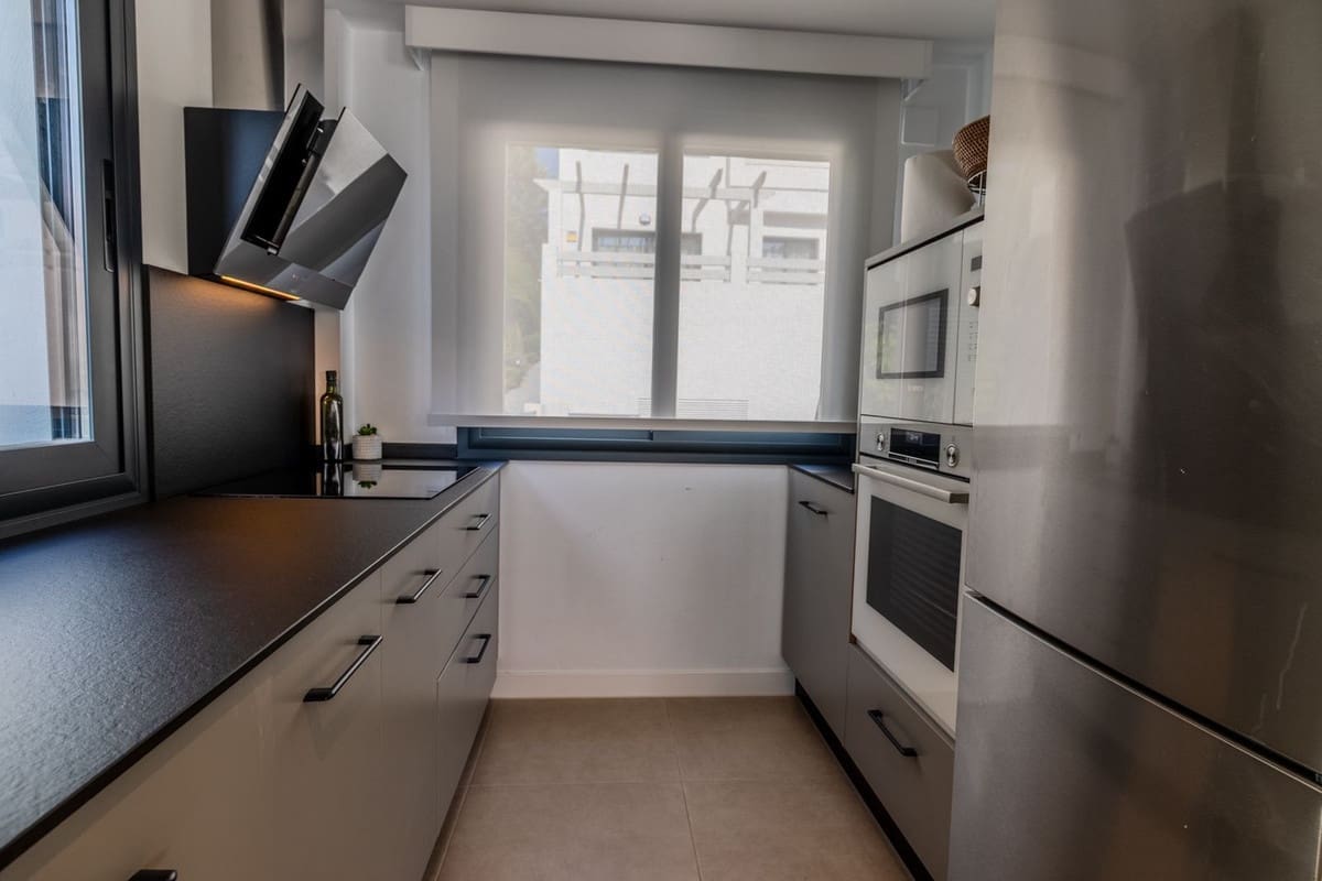 3 quarto Casa em Banda para venda em Estepona com piscina garagem - 495 000 € (Ref: 9105020)