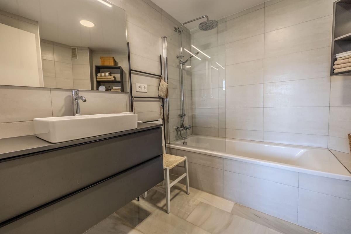 2 bedroom Apartment for sale in Mijas Golf with pool garage - € 310,000 (Ref: 9115560)