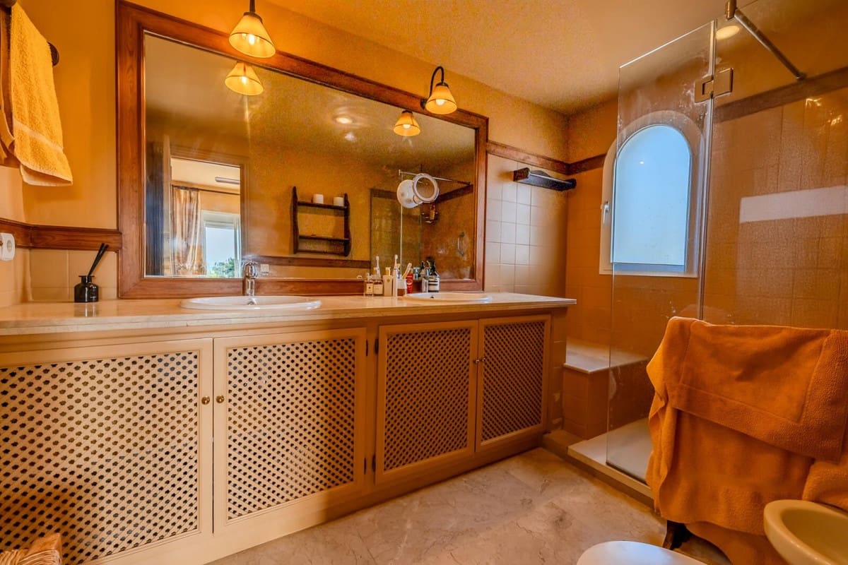 3 sypialnia Apartament na sprzedaż w Guadalmina z basenem garażem - 590 000 € (Ref: 9164374)