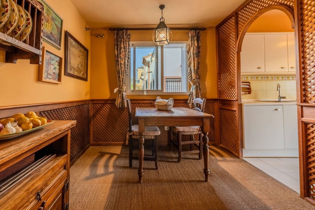 3 slaapkamer Appartement te koop in Guadalmina met zwembad garage - € 590.000 (Ref: 9164374)