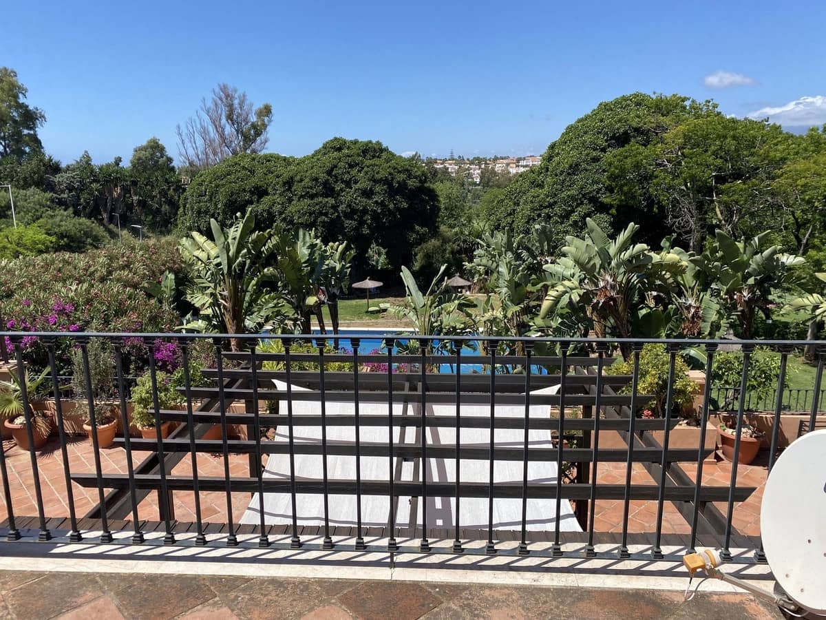 3 slaapkamer Appartement te koop in Guadalmina met zwembad garage - € 590.000 (Ref: 9164374)