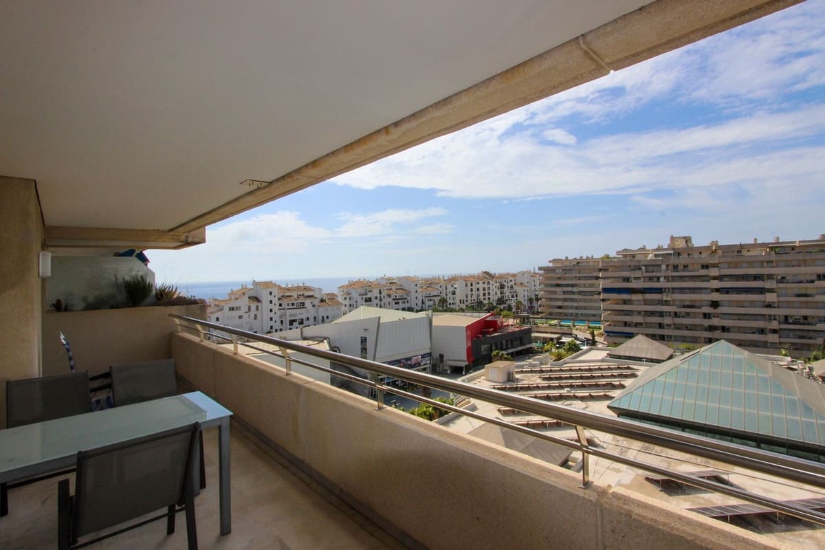 2 bedroom Apartment for sale in Puerto Banus with pool - € 580,000 (Ref: 9175547)
