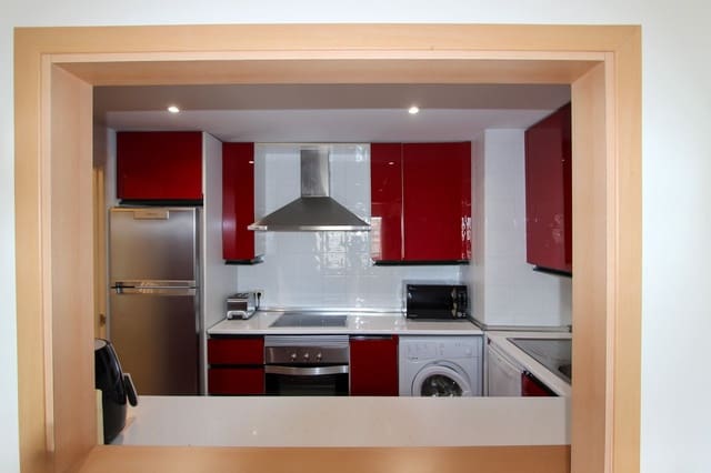 2 soveværelse Lejlighed til salg i Puerto Banus, Marbella med swimmingpool - € 580.000 (Ref: 9175547)