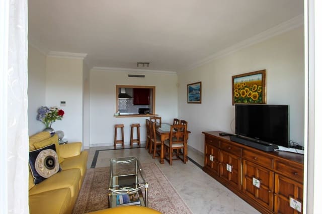 Apartamento de 2 habitaciones en Puerto Banus, Marbella en venta con piscina - 580.000 € (Ref: 9175547)