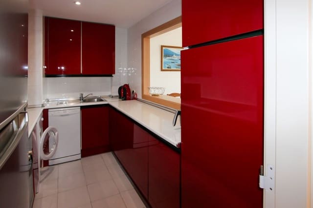 Apartamento de 2 habitaciones en Puerto Banus, Marbella en venta con piscina - 580.000 € (Ref: 9175547)