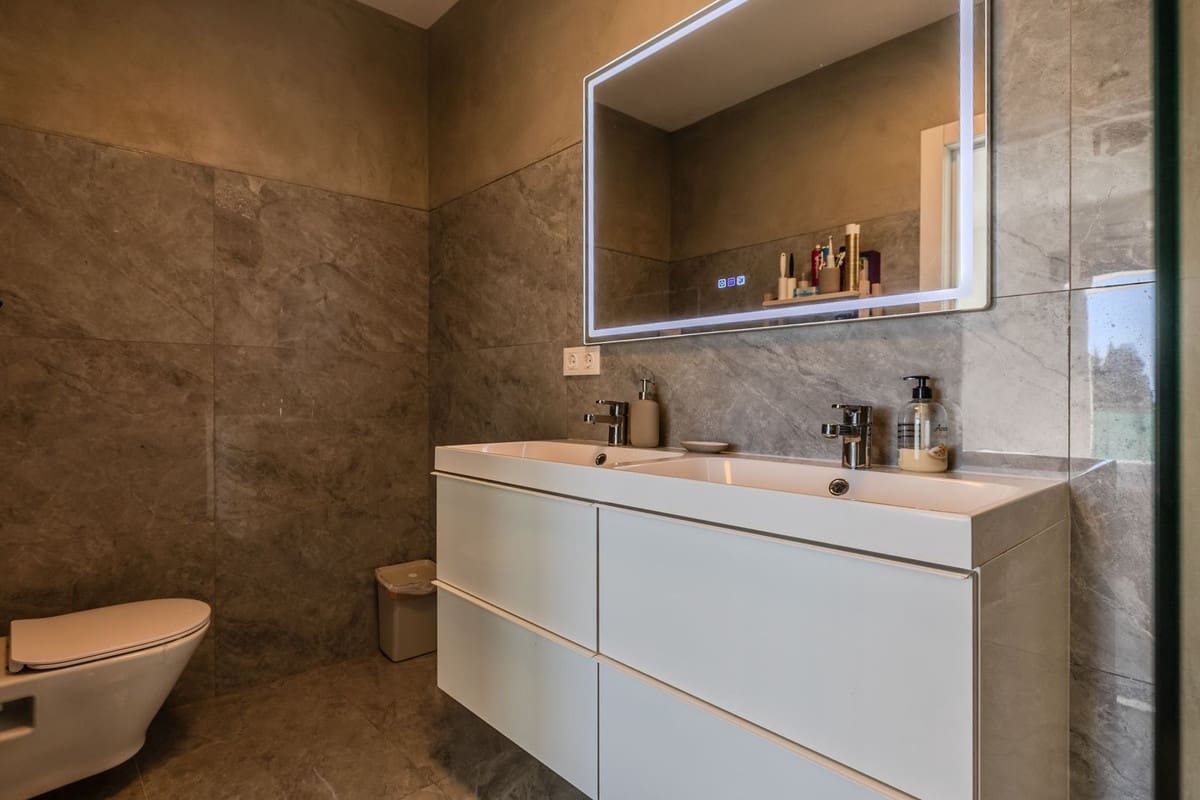 2 soveværelse Lejlighed til salg i Riviera del Sol med swimmingpool - € 345.000 (Ref: 9203207)