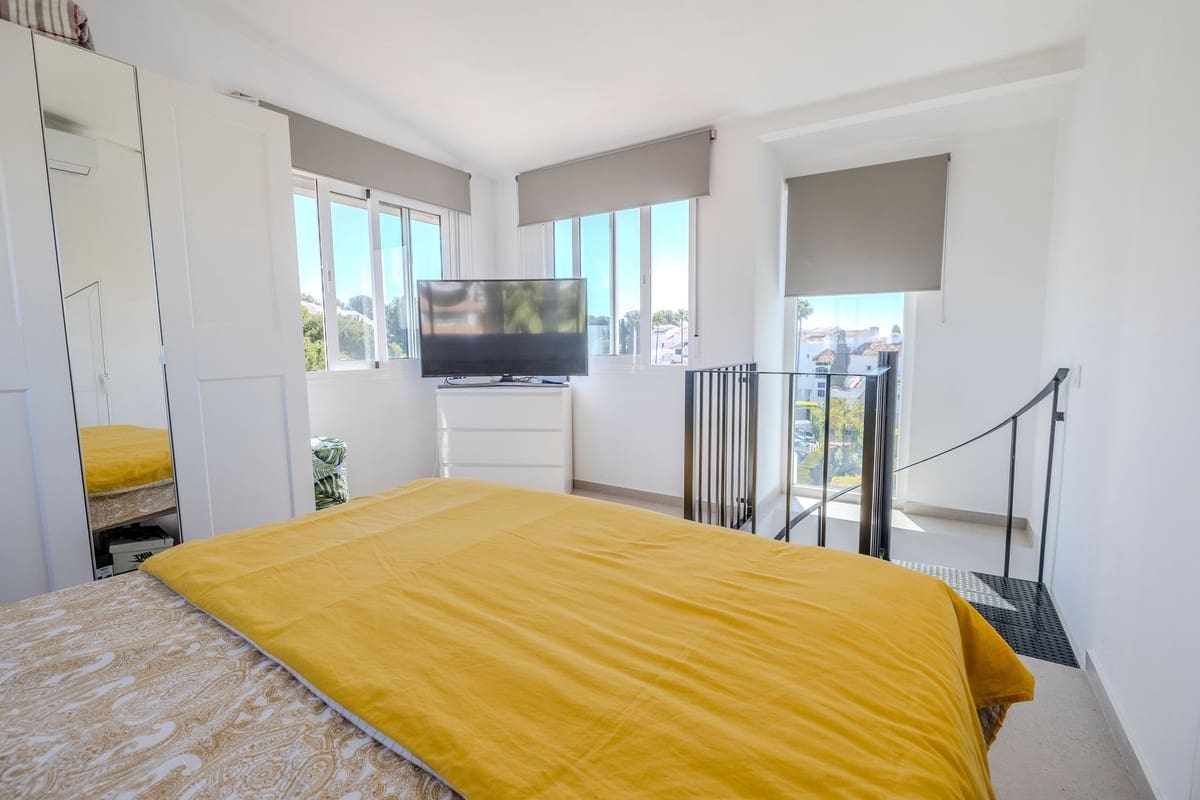 2 soveværelse Lejlighed til salg i Riviera del Sol med swimmingpool - € 345.000 (Ref: 9203207)