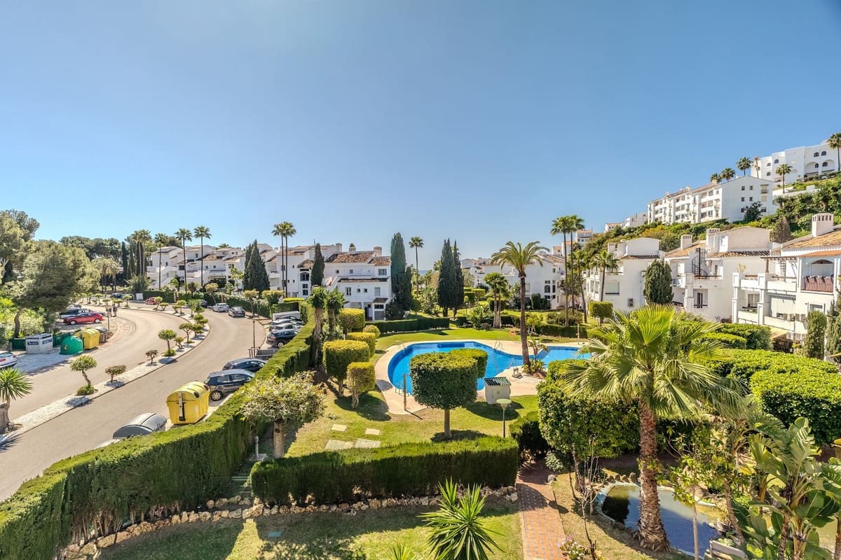 2 soveværelse Lejlighed til salg i Riviera del Sol med swimmingpool - € 345.000 (Ref: 9203207)