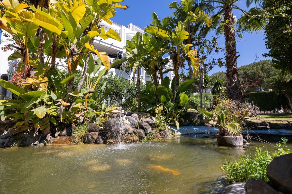 2 soveværelse Lejlighed til salg i Riviera del Sol med swimmingpool - € 345.000 (Ref: 9203207)