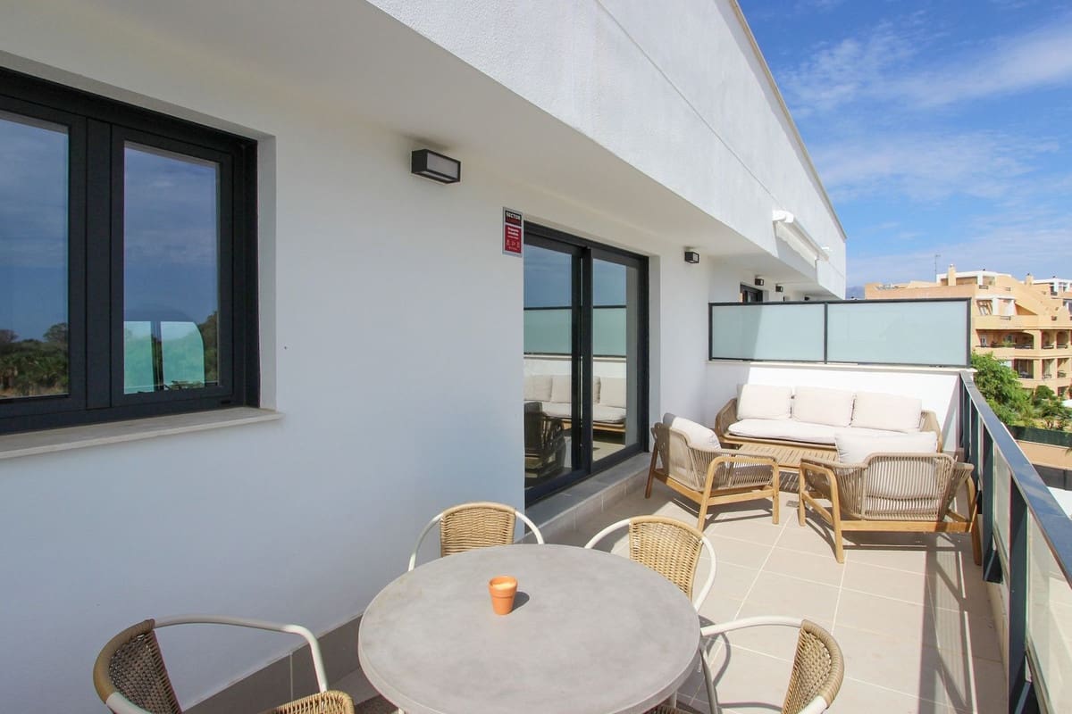 2 chambre Penthouse à vendre à Estepona avec piscine garage - 445 000 € (Ref: 9272903)