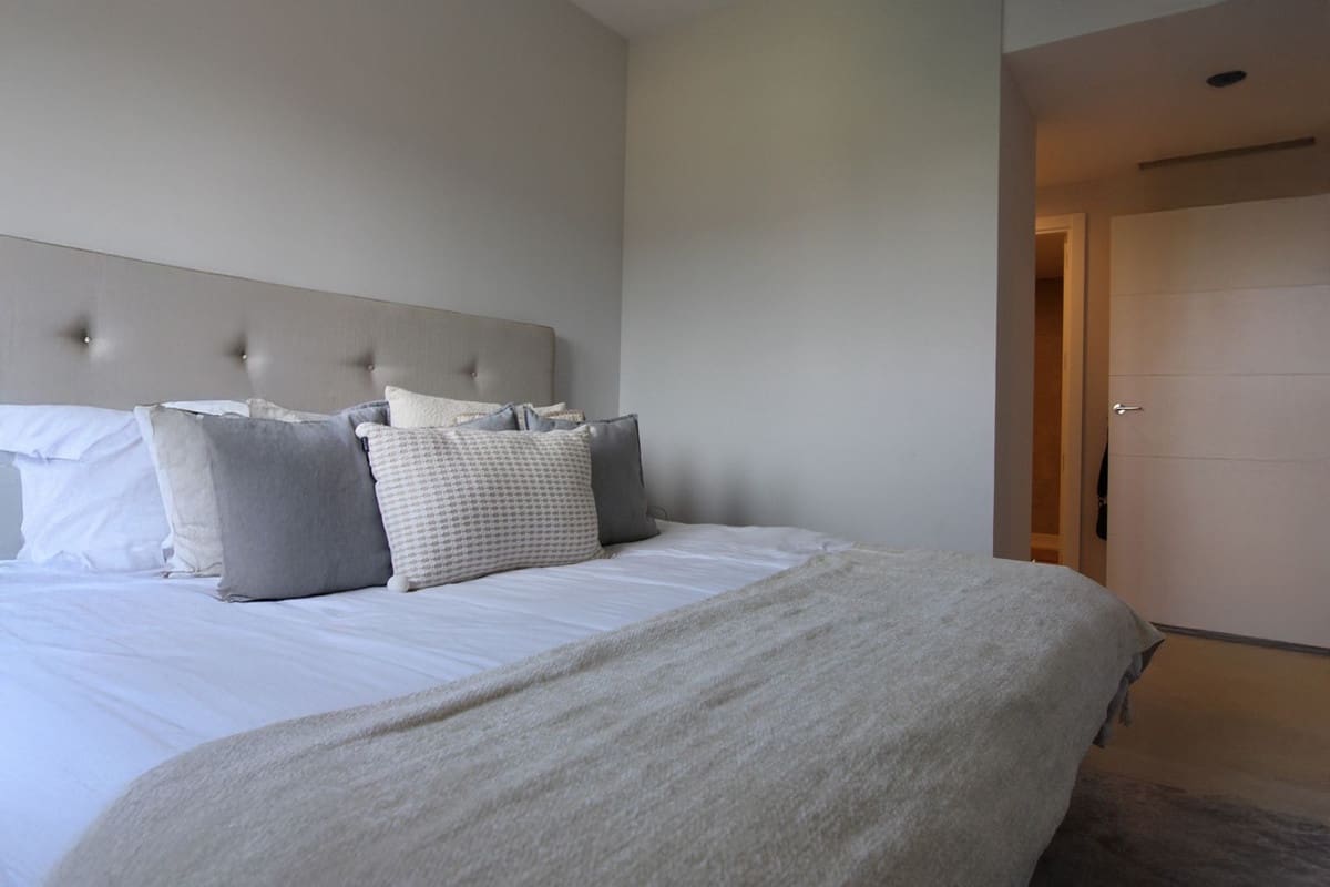 2 chambre Penthouse à vendre à Estepona avec piscine garage - 445 000 € (Ref: 9272903)