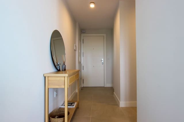 2 sypialnia Penthouse na sprzedaż w Estepona z basenem garażem - 445 000 € (Ref: 9272903)