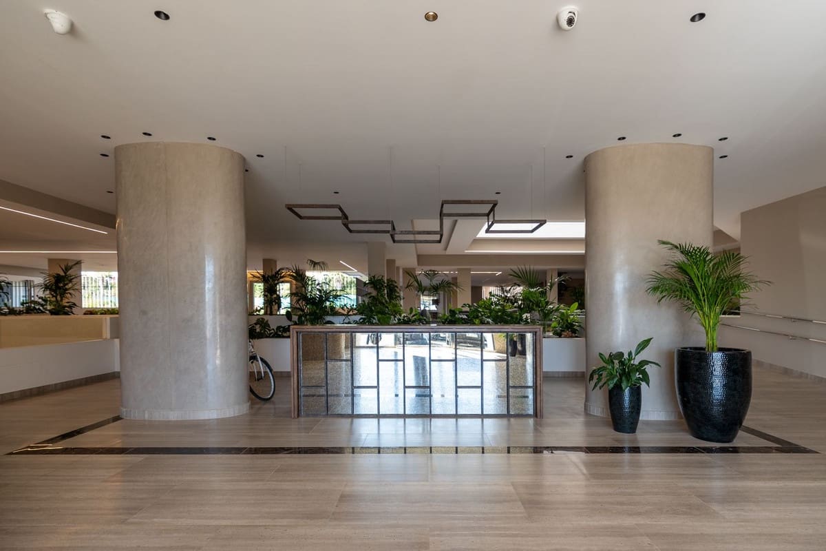 Apartamento de 4 habitaciones en Nueva Andalucia en venta con piscina garaje - 575.000 € (Ref: 9289539)