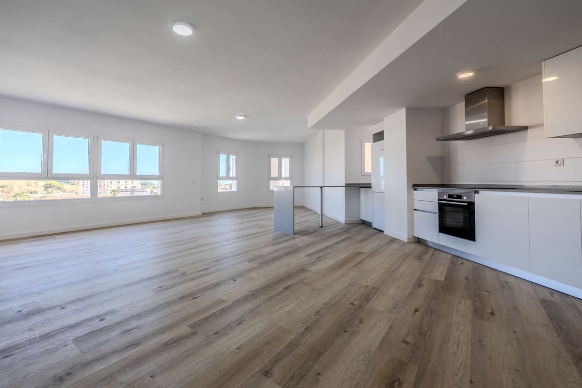 4 camera da letto Appartamento in vendita in Nueva Andalucia con piscina garage - 575.000 € (Rif: 9289539)