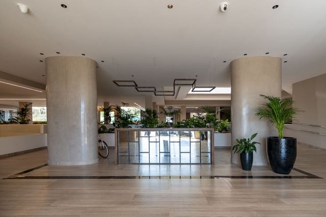 4 soverom Leilighet til salgs i Nueva Andalucia, Marbella med svømmebasseng garasje - € 575 000 (Ref: 9289539)