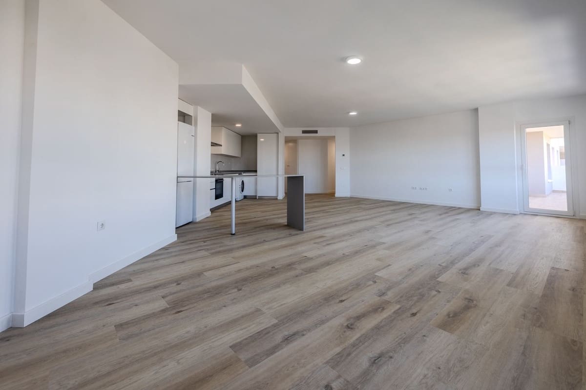 4 soveværelse Lejlighed til salg i Nueva Andalucia med swimmingpool garage - € 575.000 (Ref: 9289539)