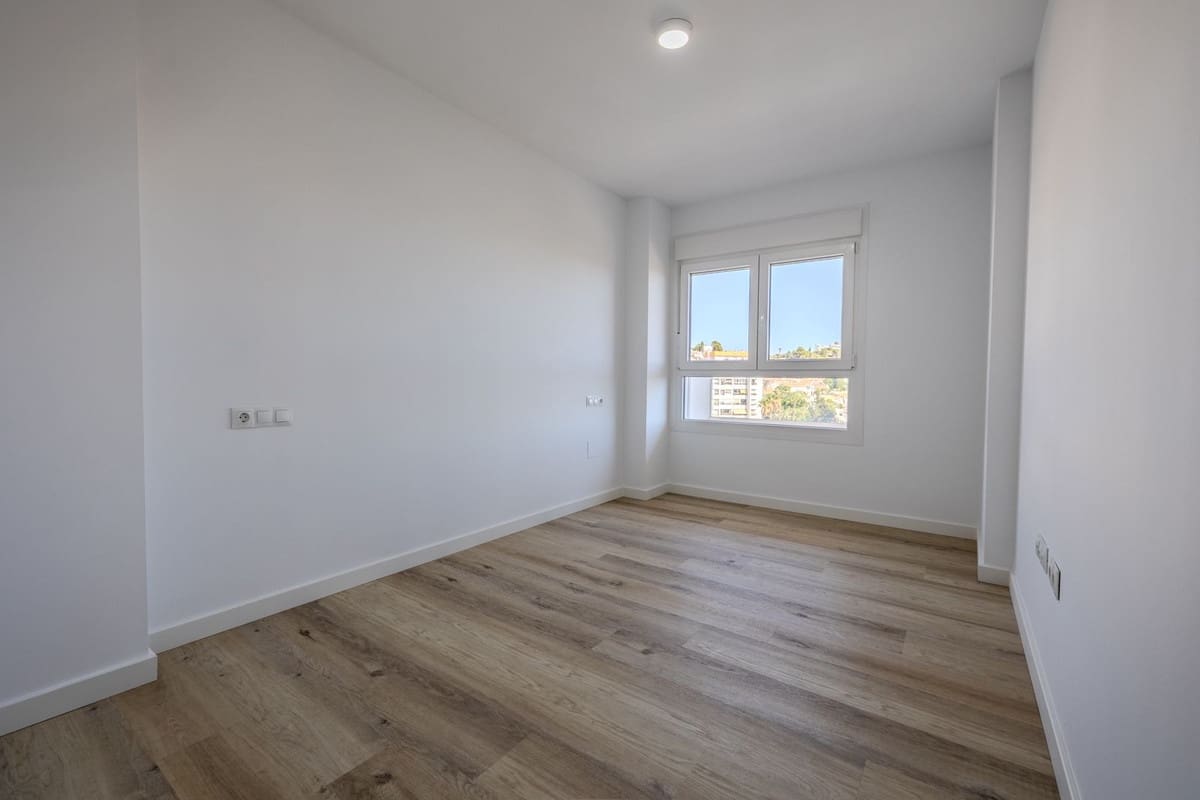 4 soveværelse Lejlighed til salg i Nueva Andalucia med swimmingpool garage - € 575.000 (Ref: 9289539)
