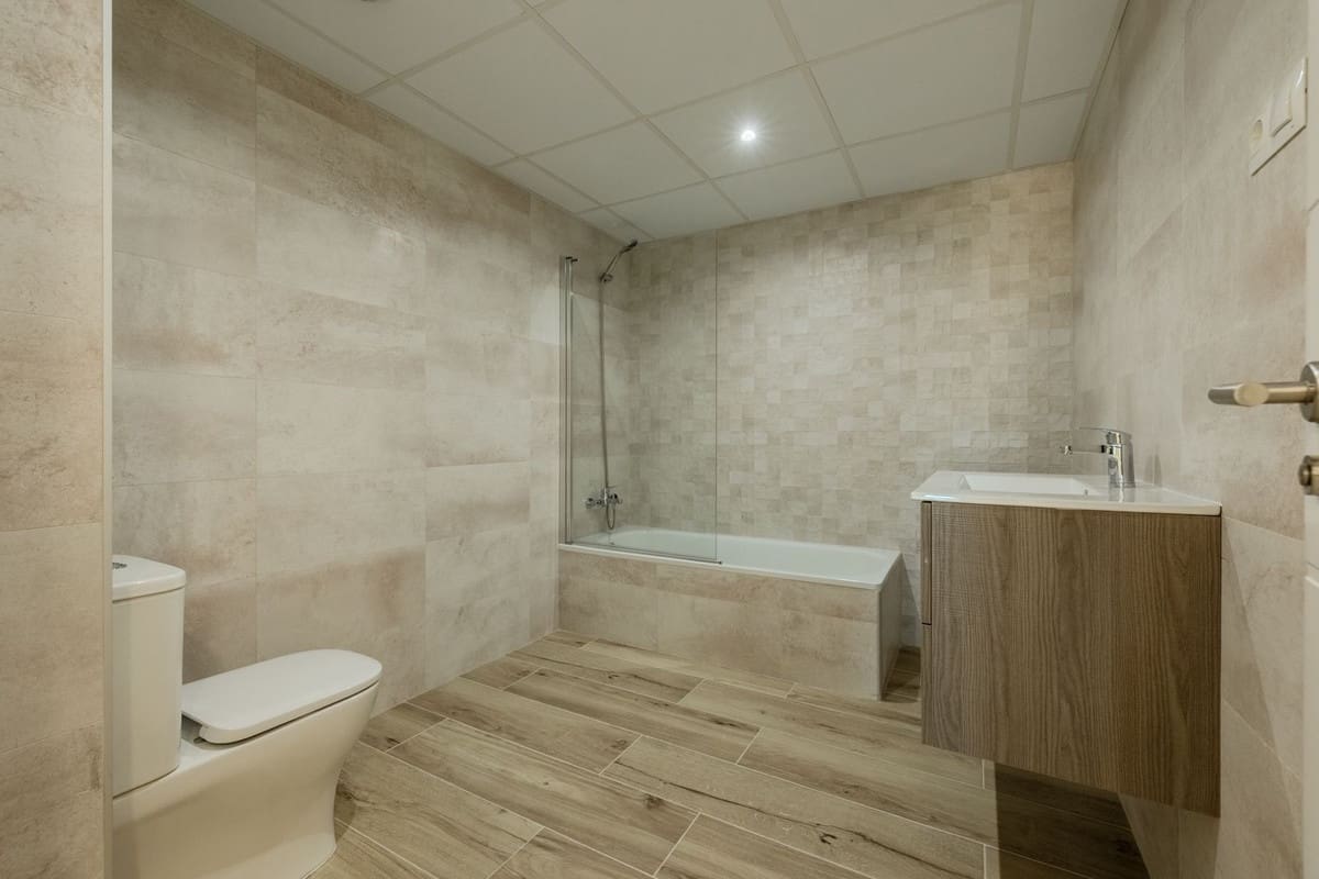 4 soveværelse Lejlighed til salg i Nueva Andalucia med swimmingpool garage - € 575.000 (Ref: 9289539)