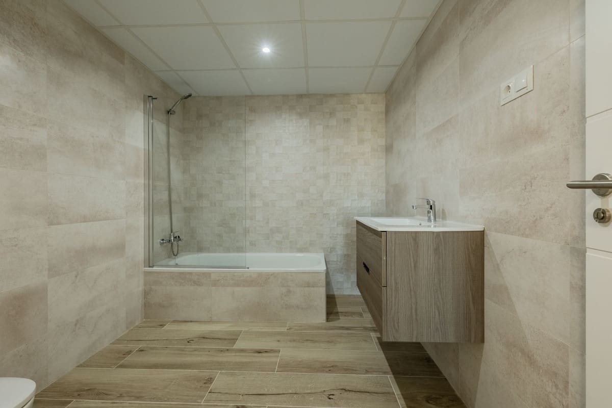 4 soveværelse Lejlighed til salg i Nueva Andalucia med swimmingpool garage - € 575.000 (Ref: 9289539)