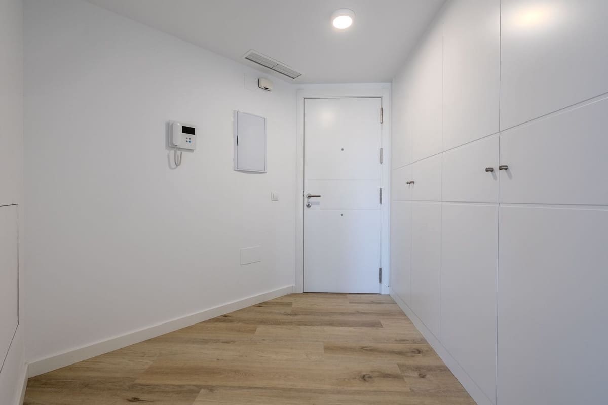 4 soveværelse Lejlighed til salg i Nueva Andalucia med swimmingpool garage - € 575.000 (Ref: 9289539)