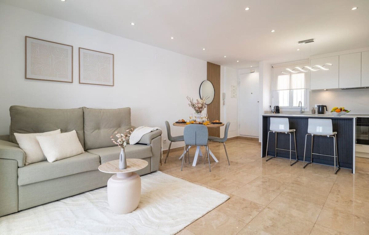 2 Zimmer Apartment zu verkaufen in Manilva mit Pool Garage - 329.000 € (Ref: 9293365)