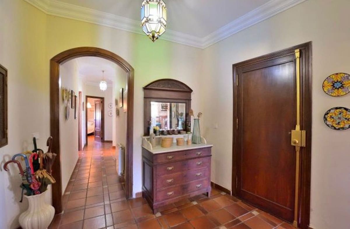 3 slaapkamer Finca/Landhuis te koop in Arriate met zwembad - € 480.000 (Ref: 9301634)