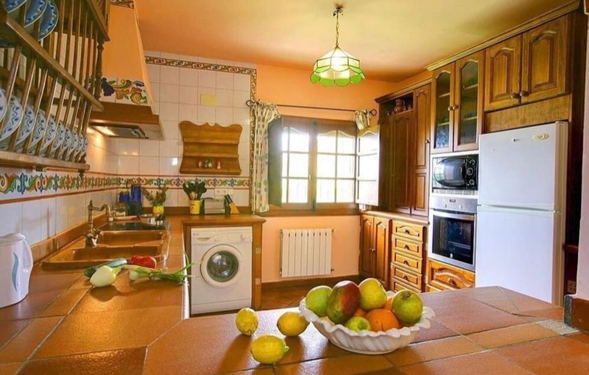 3 slaapkamer Finca/Landhuis te koop in Arriate met zwembad - € 480.000 (Ref: 9301634)