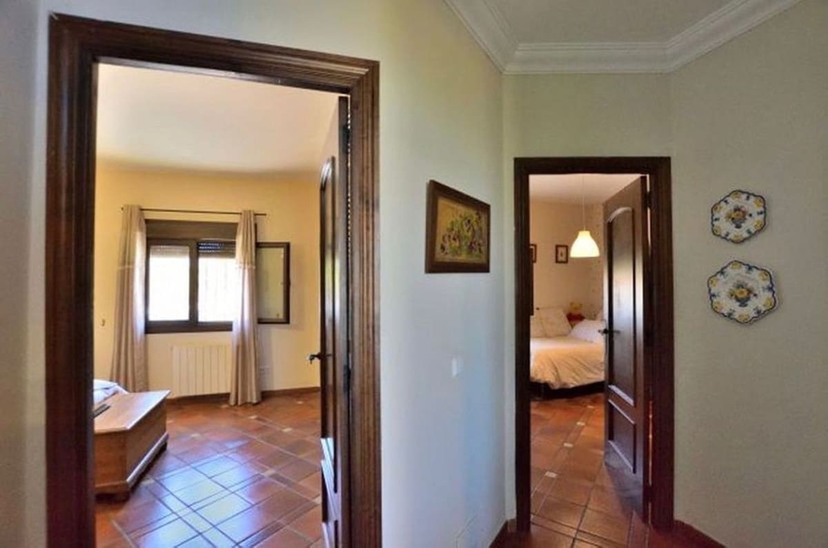 3 slaapkamer Finca/Landhuis te koop in Arriate met zwembad - € 480.000 (Ref: 9301634)