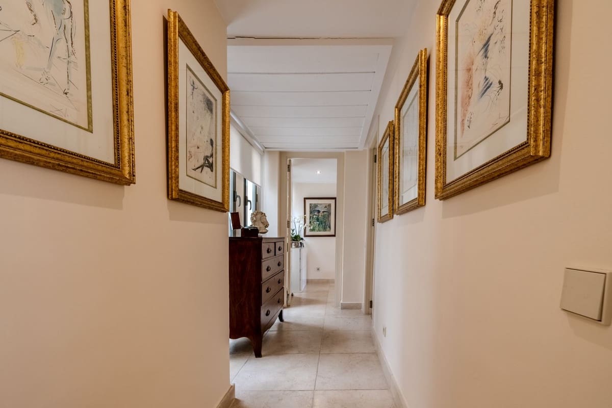 2 bedroom Apartment for sale in Los Flamingos with pool garage - € 580,000 (Ref: 9301809)