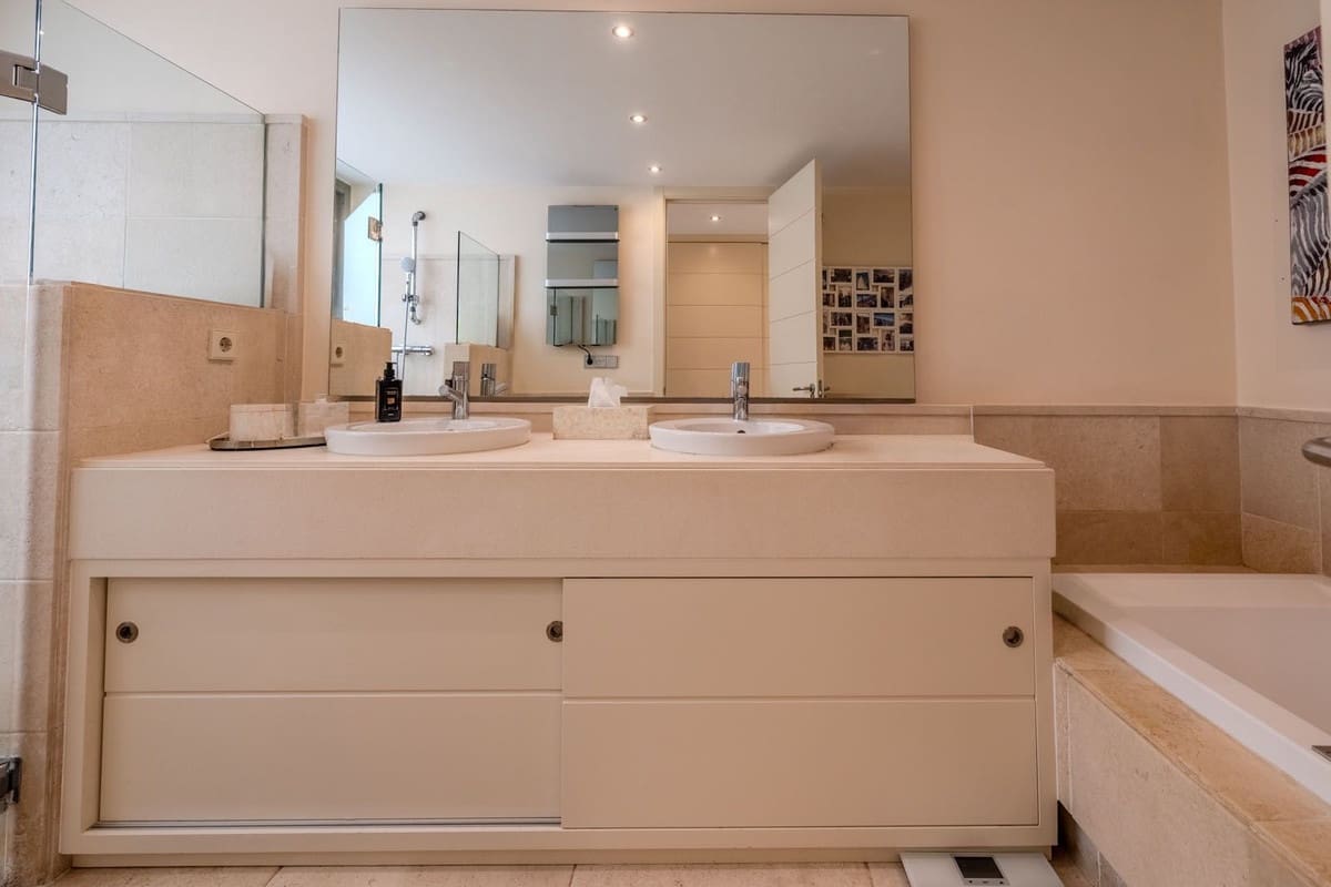 2 bedroom Apartment for sale in Los Flamingos with pool garage - € 580,000 (Ref: 9301809)