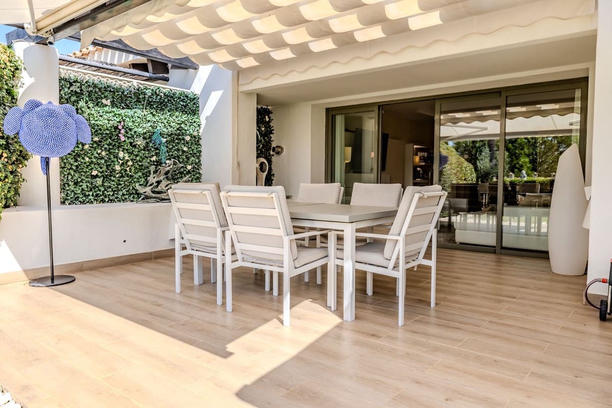 2 bedroom Apartment for sale in Los Flamingos with pool garage - € 580,000 (Ref: 9301809)