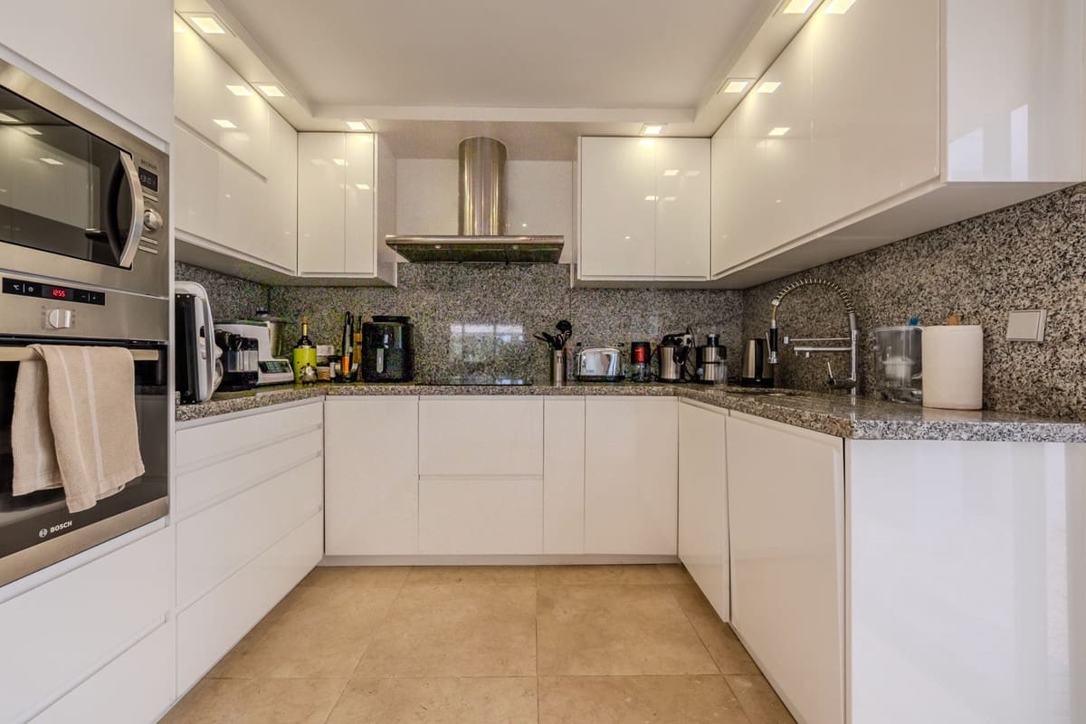 2 bedroom Apartment for sale in Los Flamingos with pool garage - € 580,000 (Ref: 9301809)