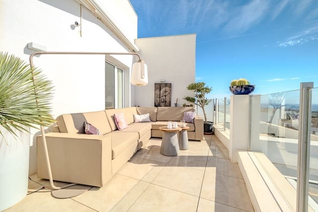 2 soverom Leilighet til salgs i Los Monteros, Marbella med svømmebasseng garasje - € 980 000 (Ref: 9343999)