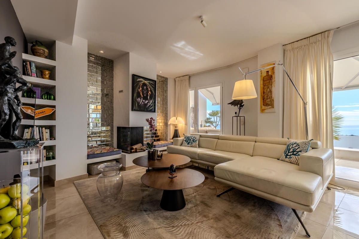 Apartamento de 2 habitaciones en Los Monteros en venta con piscina garaje - 980.000 € (Ref: 9343999)