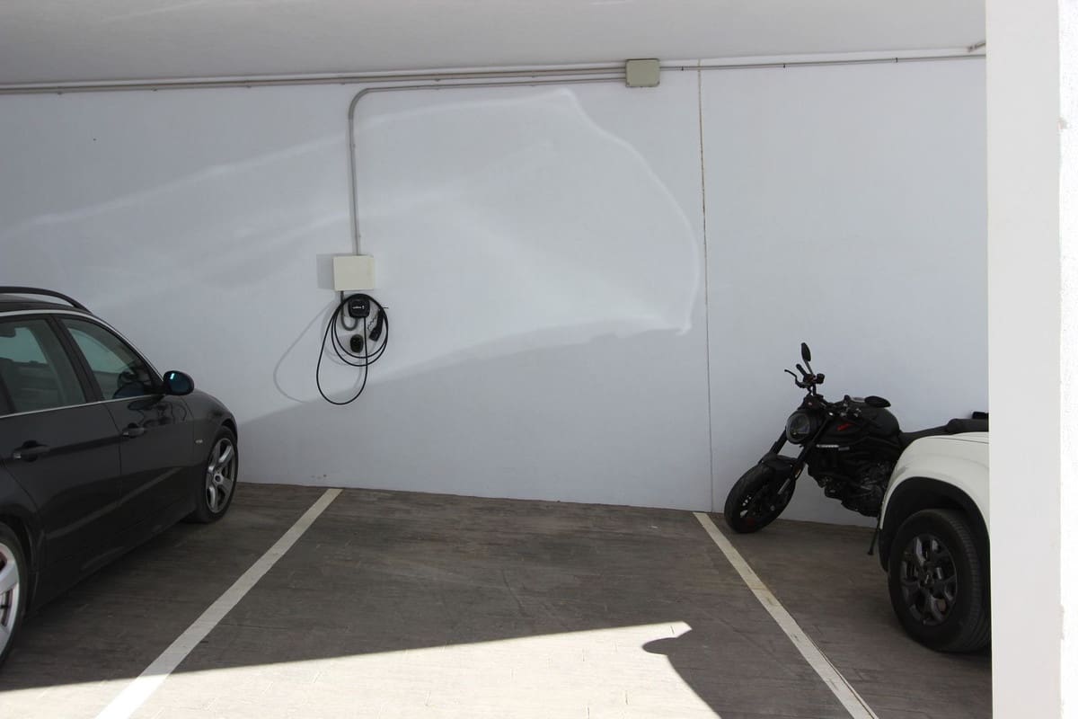 Apartamento de 2 habitaciones en Los Monteros en venta con piscina garaje - 980.000 € (Ref: 9343999)