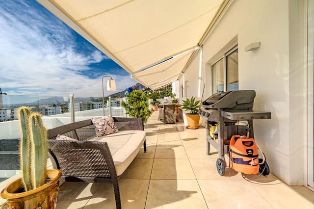 2 soverom Leilighet til salgs i Los Monteros, Marbella med svømmebasseng garasje - € 980 000 (Ref: 9343999)