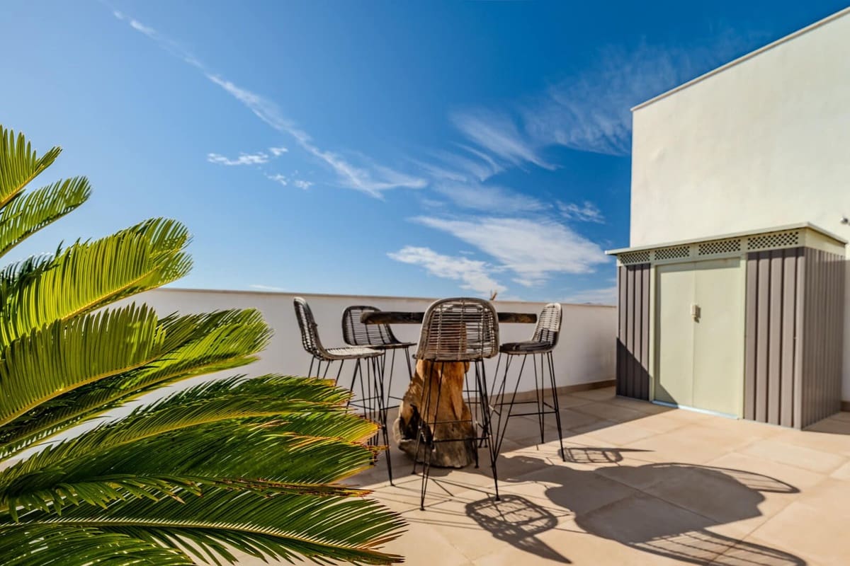 Apartamento de 2 habitaciones en Los Monteros en venta con piscina garaje - 980.000 € (Ref: 9343999)