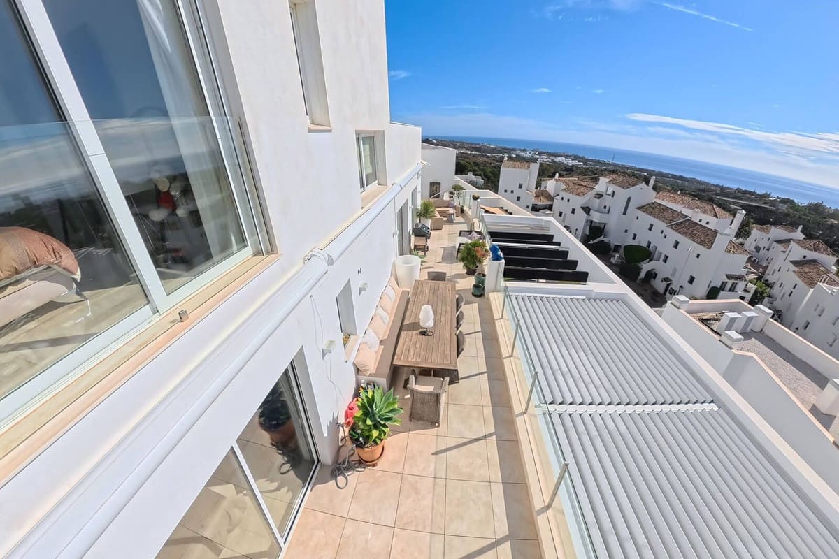 Apartamento de 2 habitaciones en Los Monteros en venta con piscina garaje - 980.000 € (Ref: 9343999)