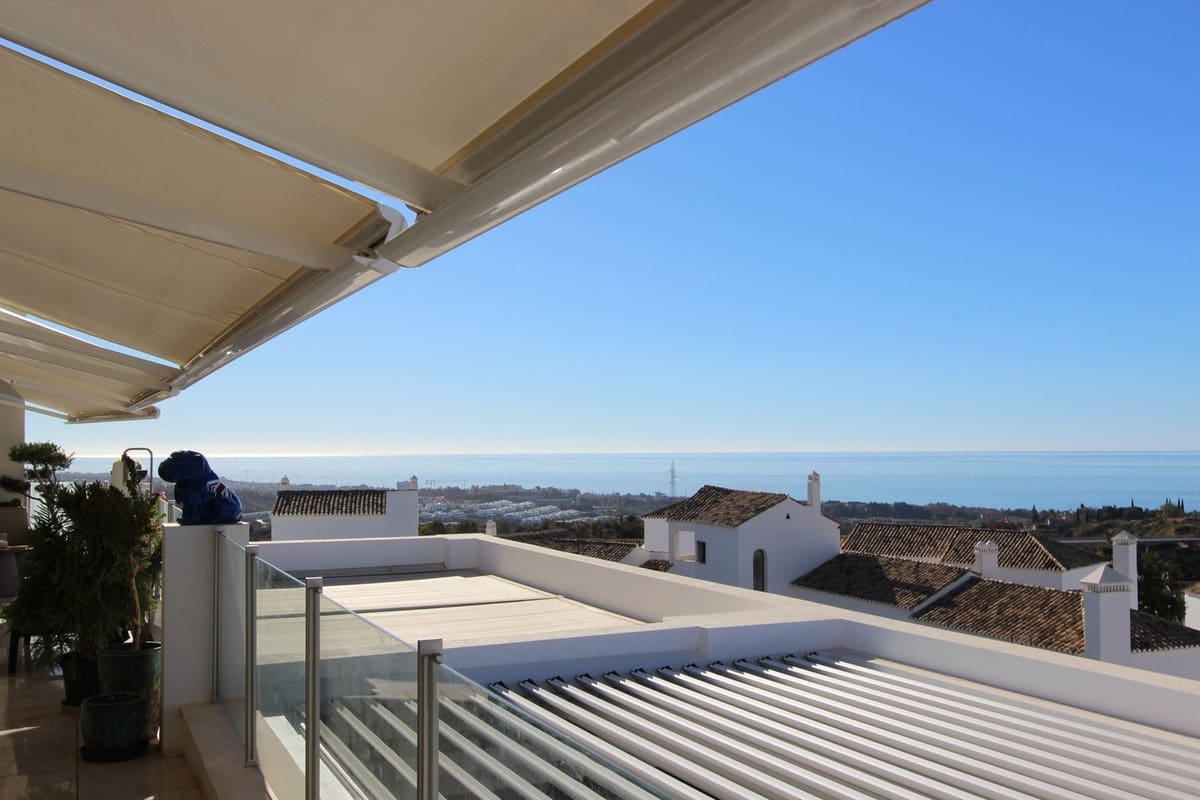 Apartamento de 2 habitaciones en Los Monteros en venta con piscina garaje - 980.000 € (Ref: 9343999)