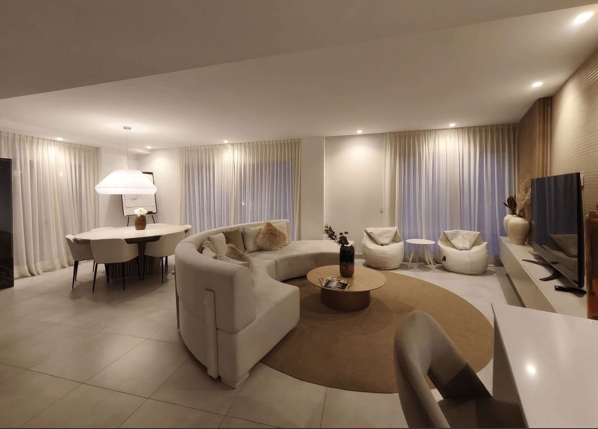 Apartamento de 2 habitaciones en Los Monteros en venta con piscina garaje - 980.000 € (Ref: 9343999)