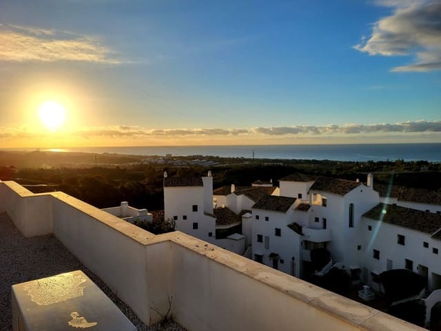 2 quarto Apartamento para venda em Los Monteros, Marbella com piscina garagem - 980 000 € (Ref: 9343999)