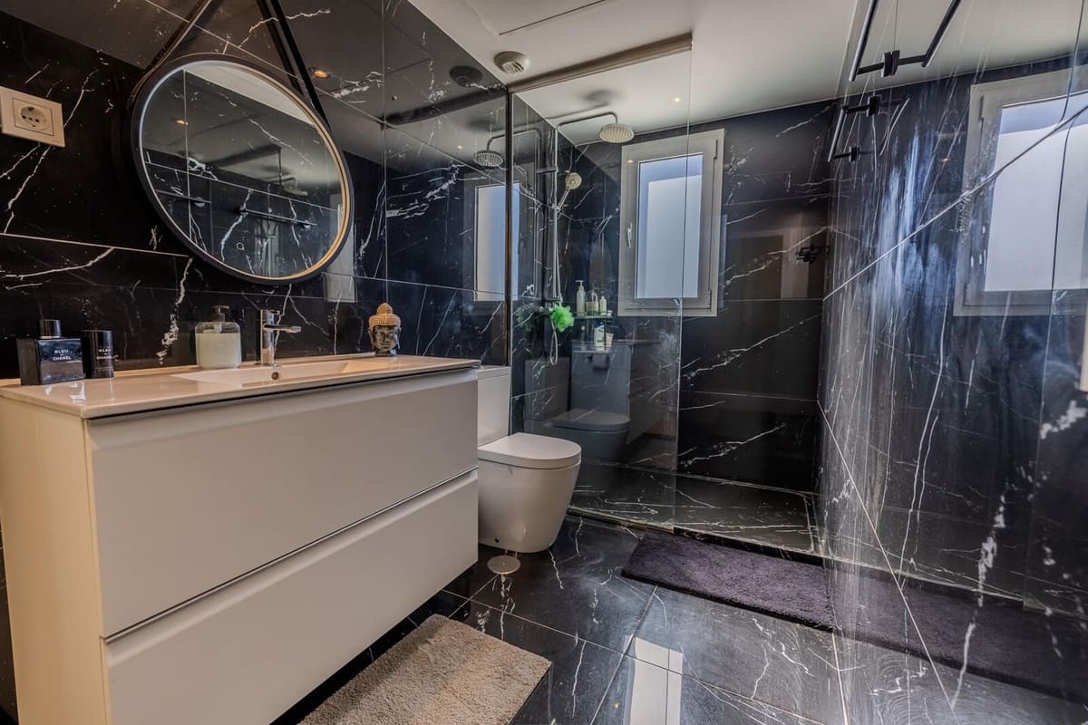 2 sovrum Lägenhet till salu i Los Monteros med pool garage - 980 000 € (Ref: 9343999)