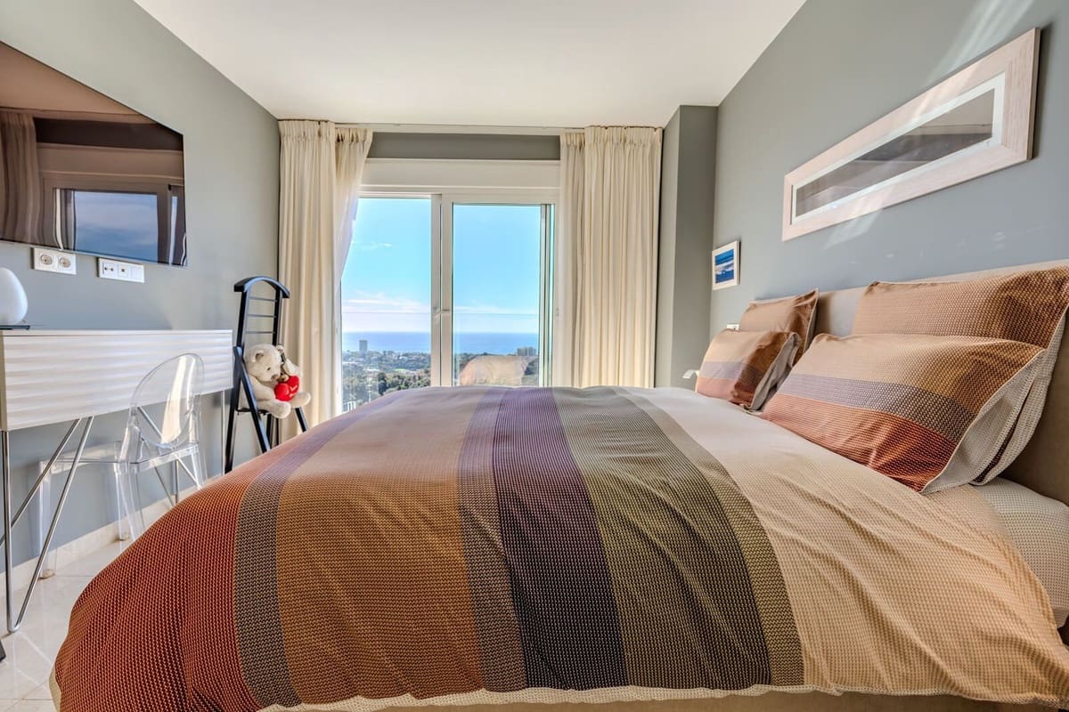 2 sovrum Lägenhet till salu i Los Monteros med pool garage - 980 000 € (Ref: 9343999)