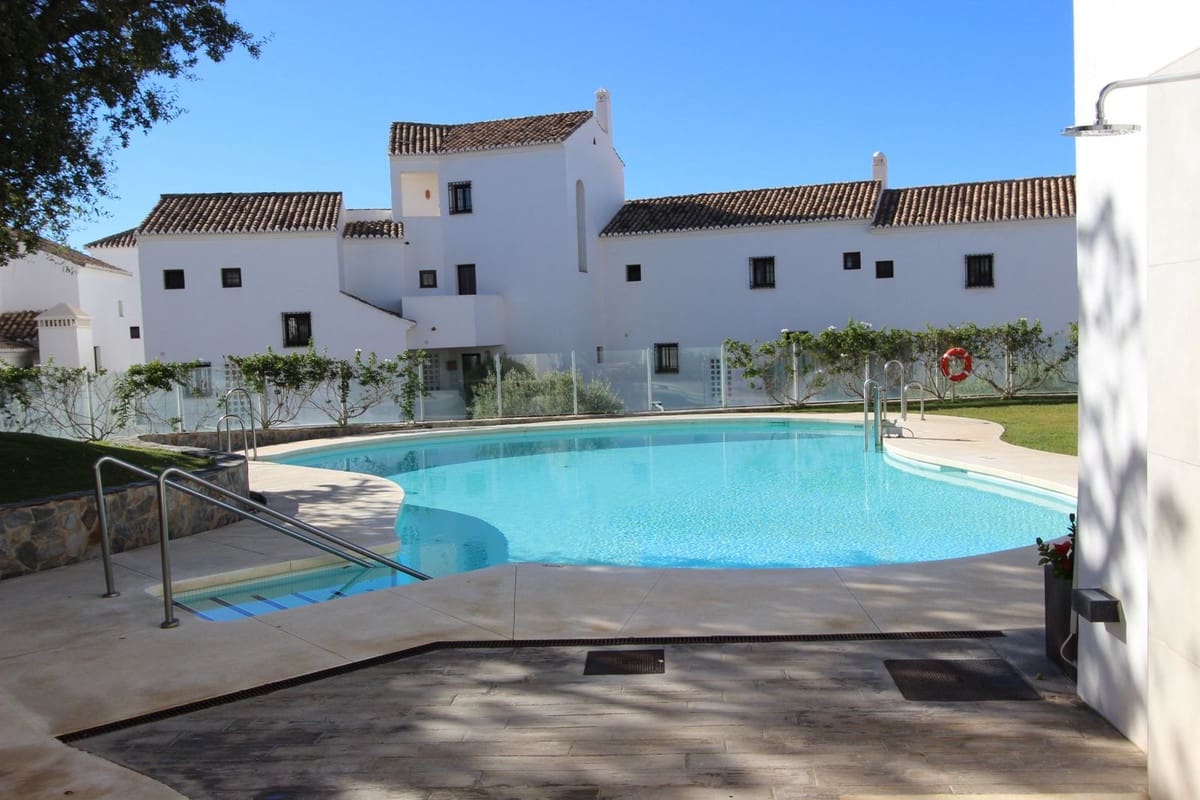 2 sovrum Lägenhet till salu i Los Monteros med pool garage - 980 000 € (Ref: 9343999)