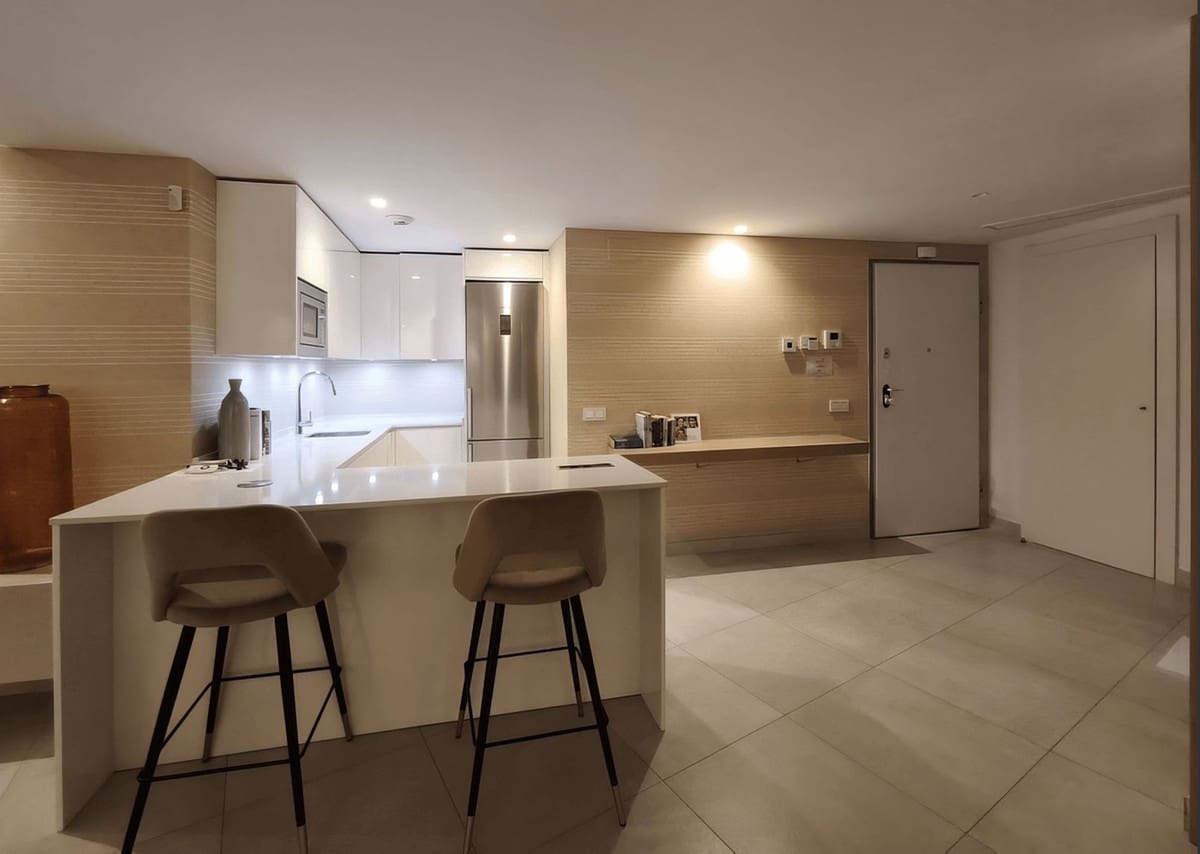 2 sovrum Lägenhet till salu i Los Monteros med pool garage - 980 000 € (Ref: 9343999)