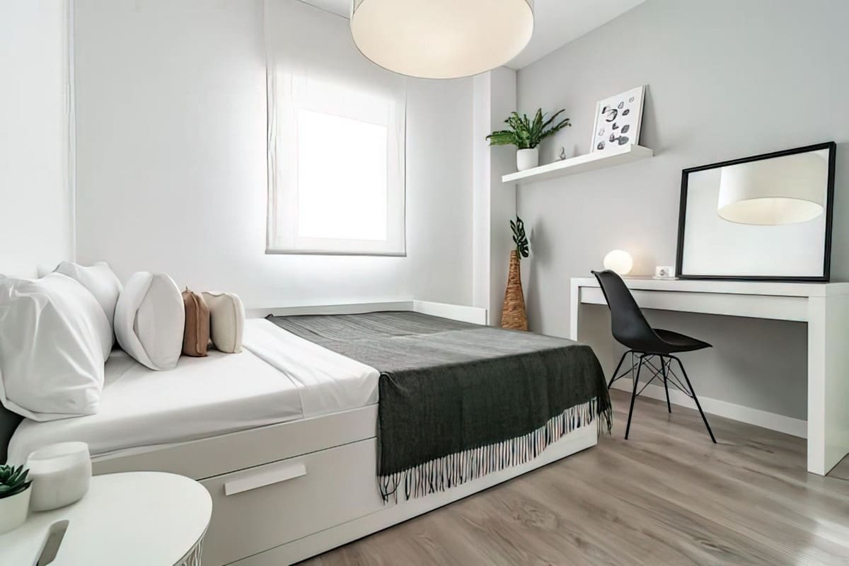 3 sypialnia Penthouse na sprzedaż w Nueva Andalucia z basenem garażem - 450 000 € (Ref: 9345281)