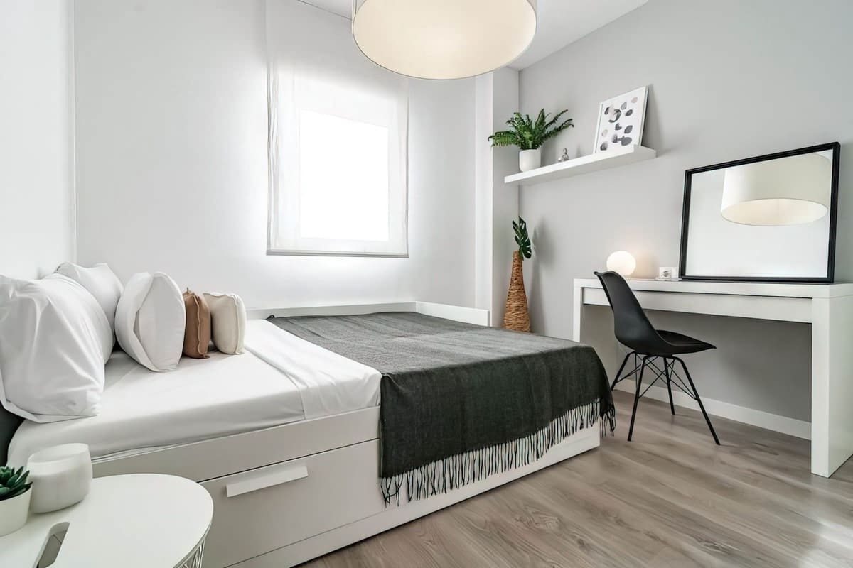 3 sypialnia Penthouse na sprzedaż w Nueva Andalucia z basenem garażem - 450 000 € (Ref: 9345281)