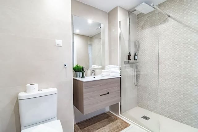 3 sypialnia Penthouse na sprzedaż w Nueva Andalucia, Marbella z basenem garażem - 450 000 € (Ref: 9345281)